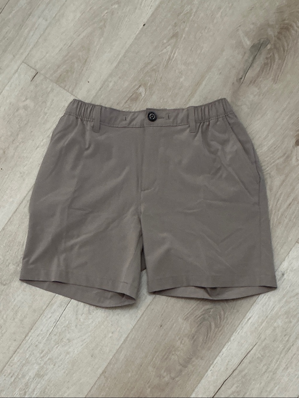 chubbies Men's Taupe Hybrid Shorts